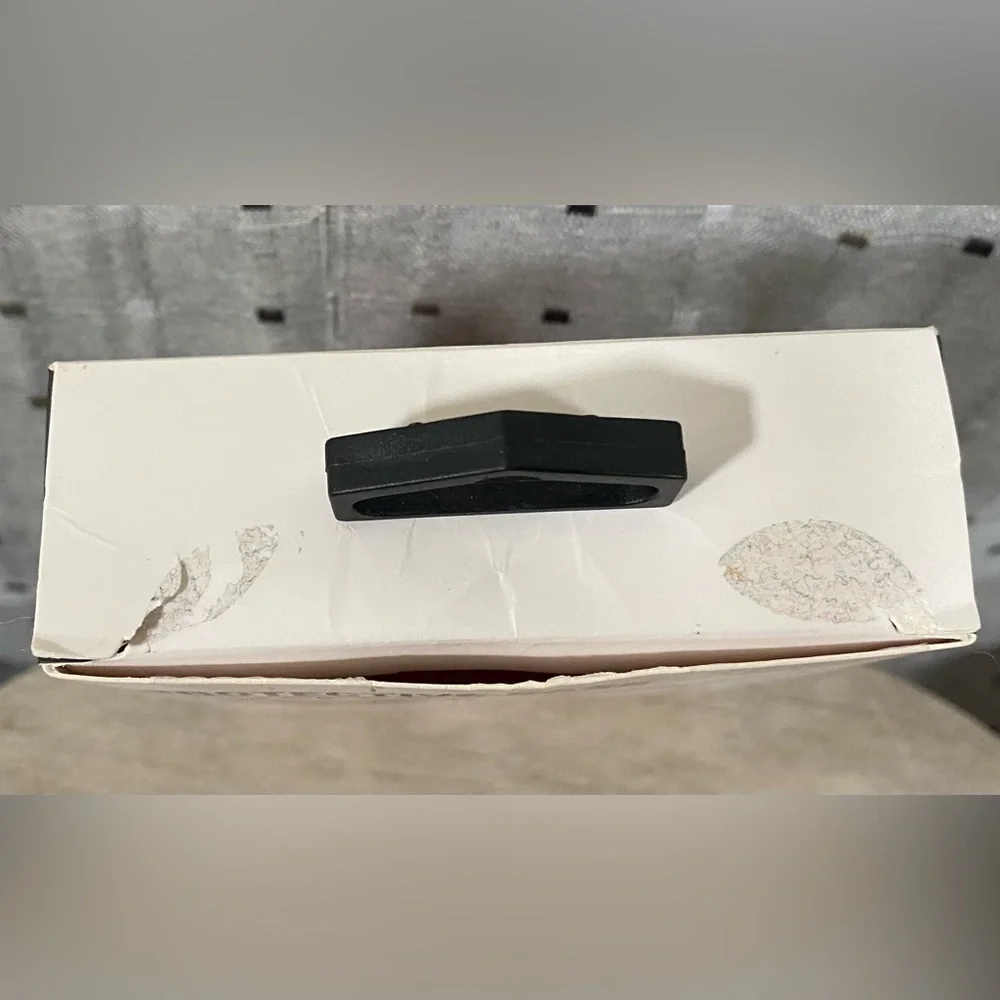 NEW Primo Apple AirPods 1&2 Protective
Case Red Heart Shock Absorbing Silicone - Picture 9 of 9